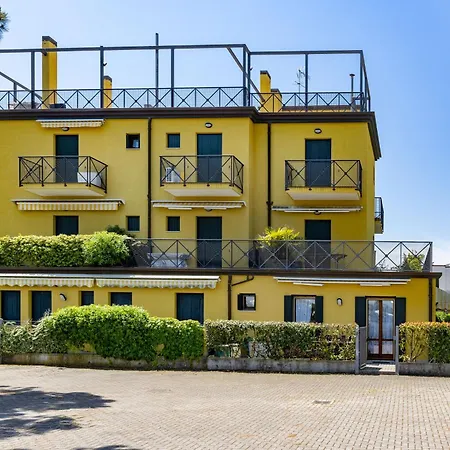 Apartment With Private Spot Terrace & Parking Cavallino-Treporti
