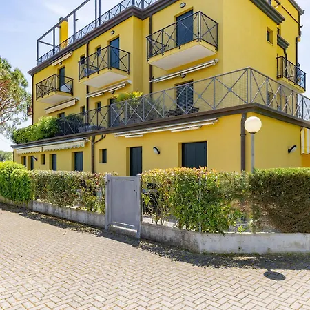 Apartment With Private Spot Terrace & Parking *